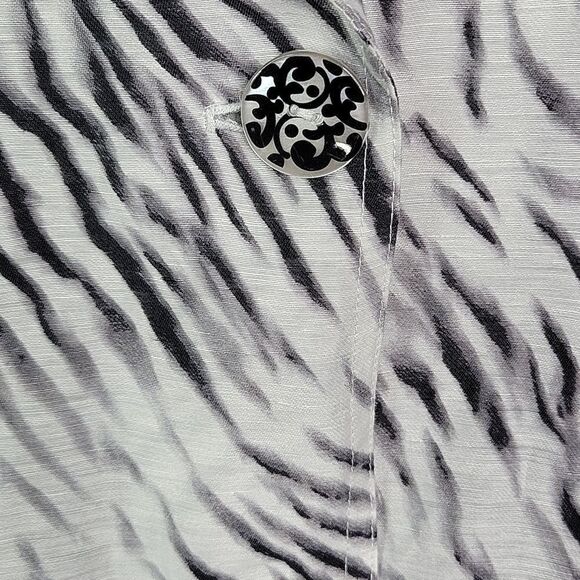 CHICO'S Zebra Print Lightweight Jacket Size 1/Medium - Picture 4 of 10